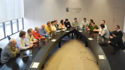 La suma fija de $ 60 mil divide las aguas entre los intendentes cordobeses