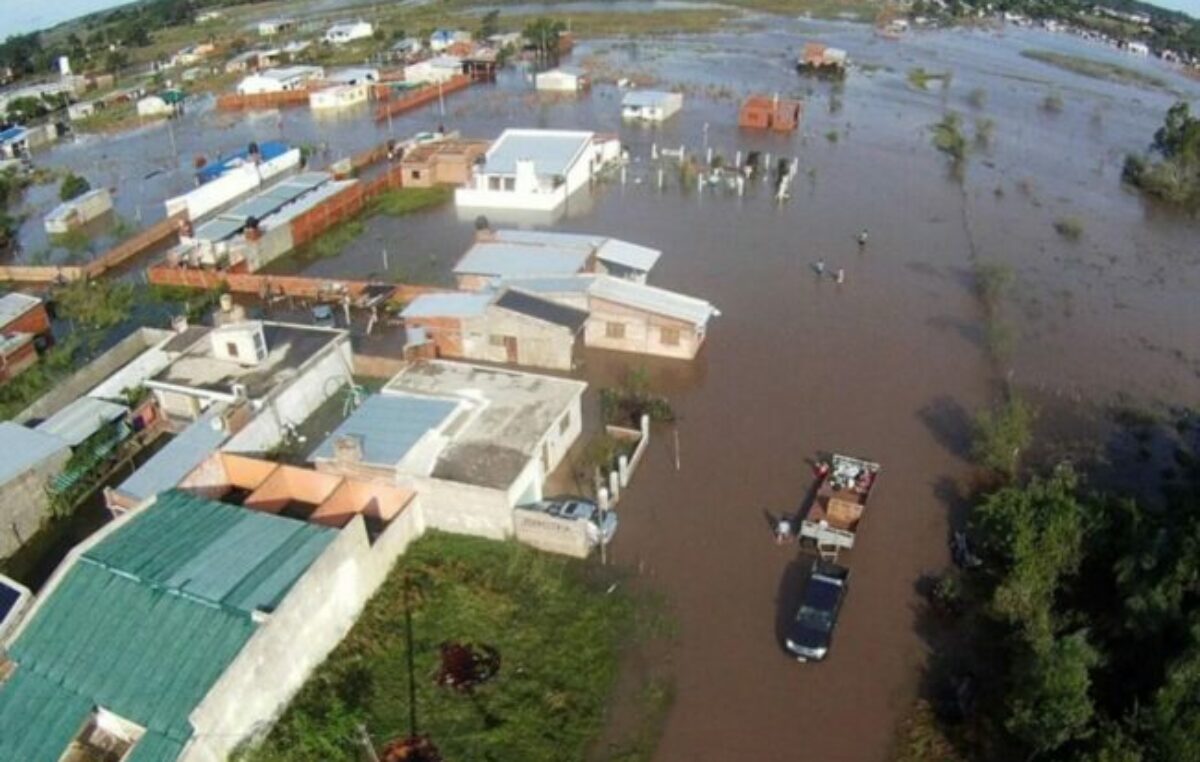 Inundaciones en Corrientes: casi 800 evacuados por la crecida del río Uruguay