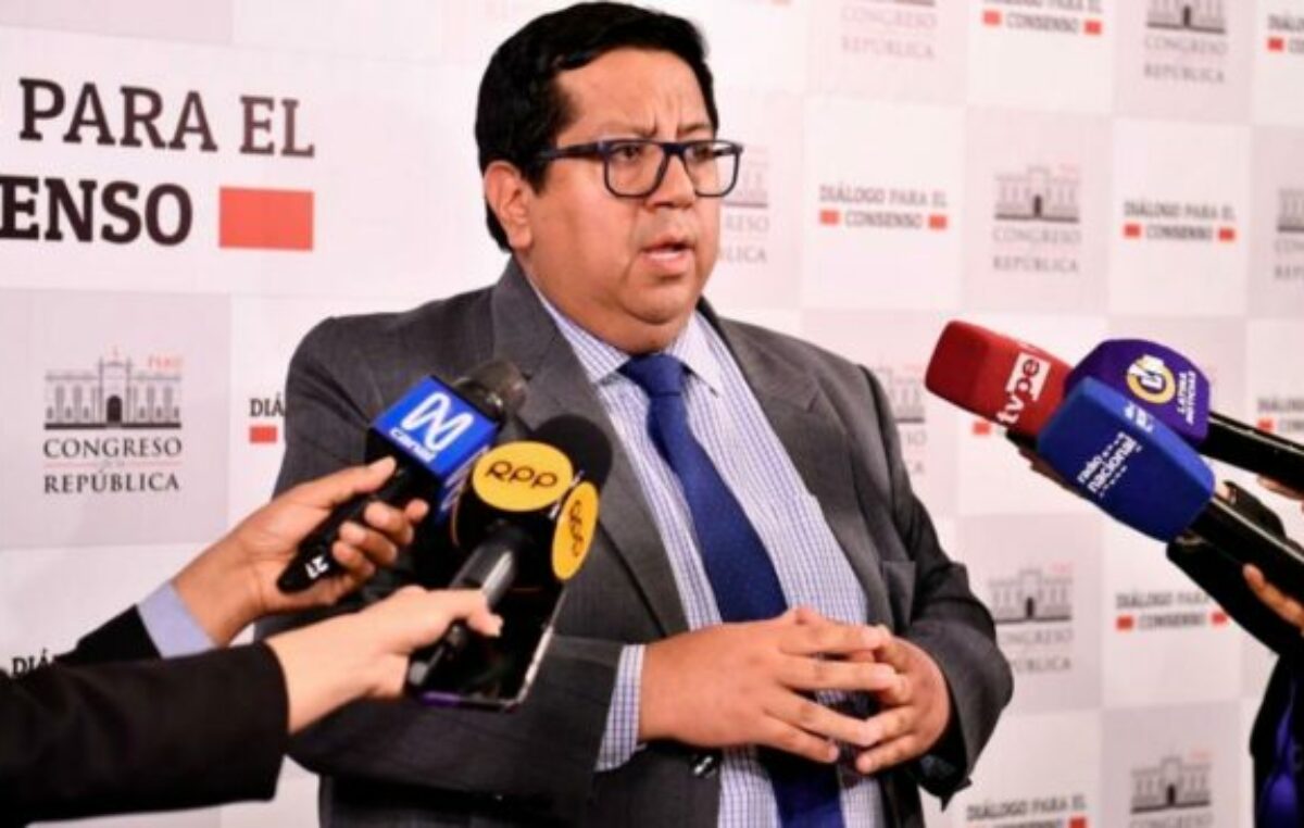 El ministro de Finanzas de Perú reconoció que el país está en recesión económica