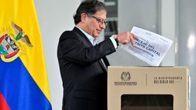 La oposición ganó la alcaldía de Bogotá en el primer test electoral para Petro