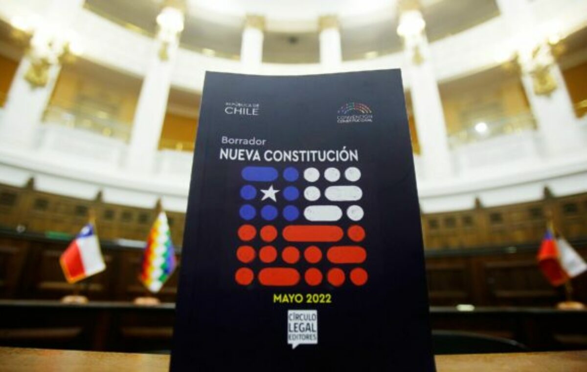 Chile, ante un plan de Constitución conservador para borrar la huella de la dictadura