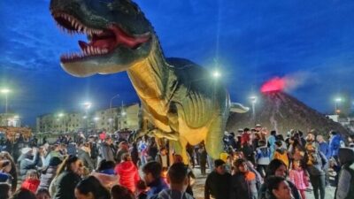 El “Parque de los Dinos” abrió sus puertas en Río Gallegos con cientos de niños presentes