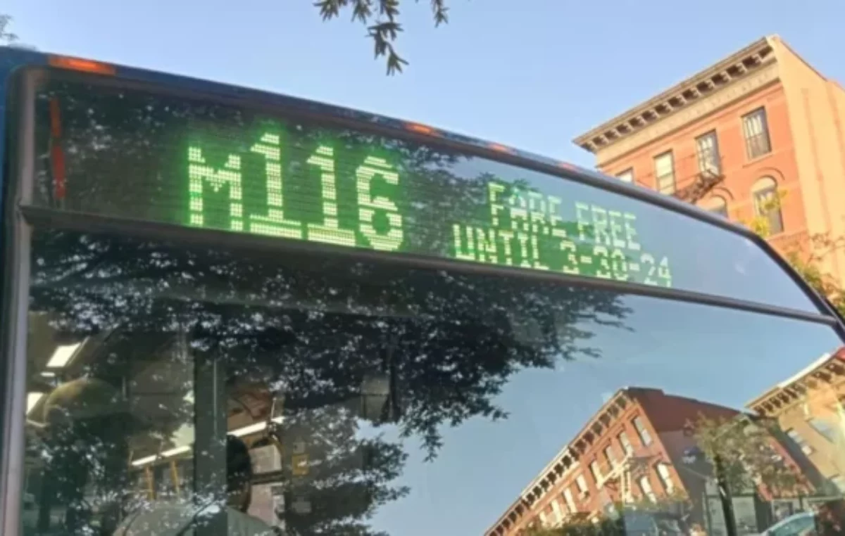 Nueva York lanza líneas de buses gratuitos para que se utilicen menos los autos particulares