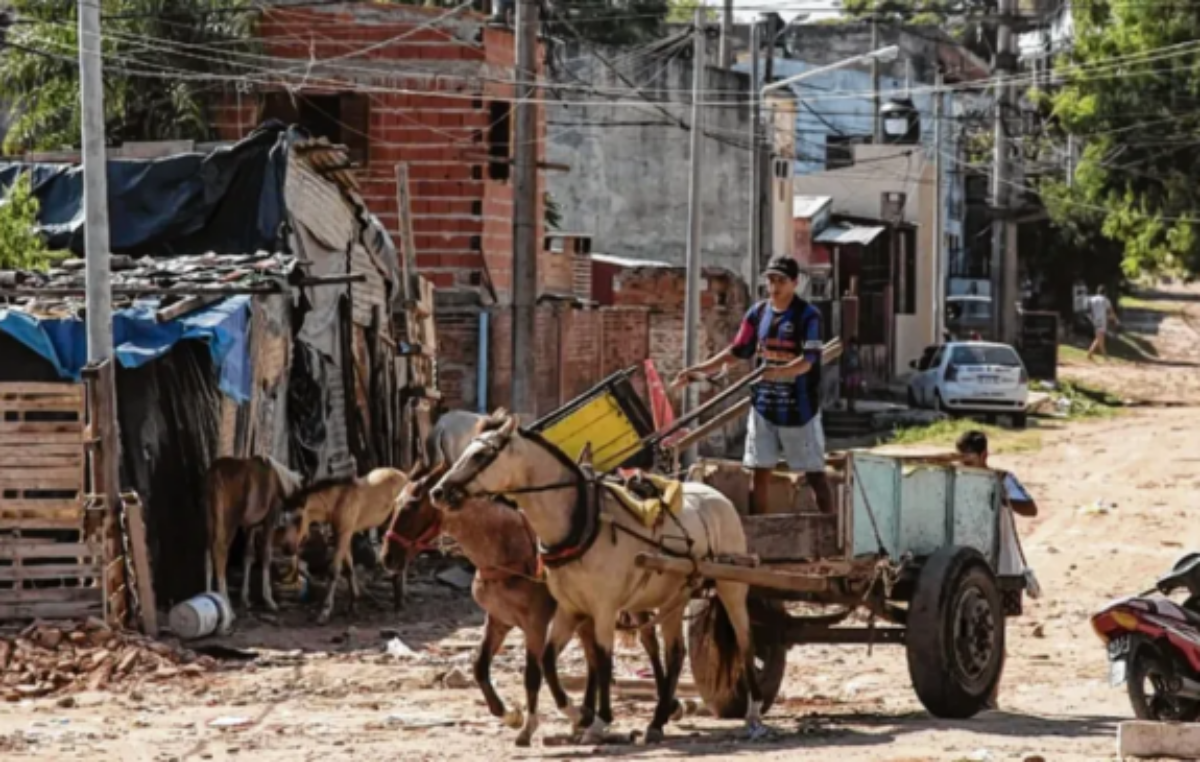 Las canastas que miden indigencia y pobreza subieron el 160% y 149,1% en el último año