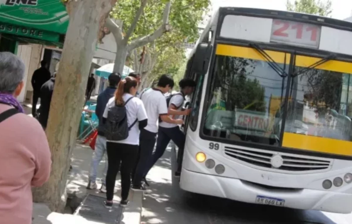 El pasaje de colectivo costaría «entre 500 y 600 pesos» sin el subsidio, según empresarios del transporte sanjuanino