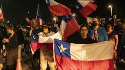 Chile: el nuevo borrador de Constitución delineado por la derecha «agudiza problemas»