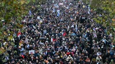 Miles de personas se manifestaron contra el antisemitismo en Londres
