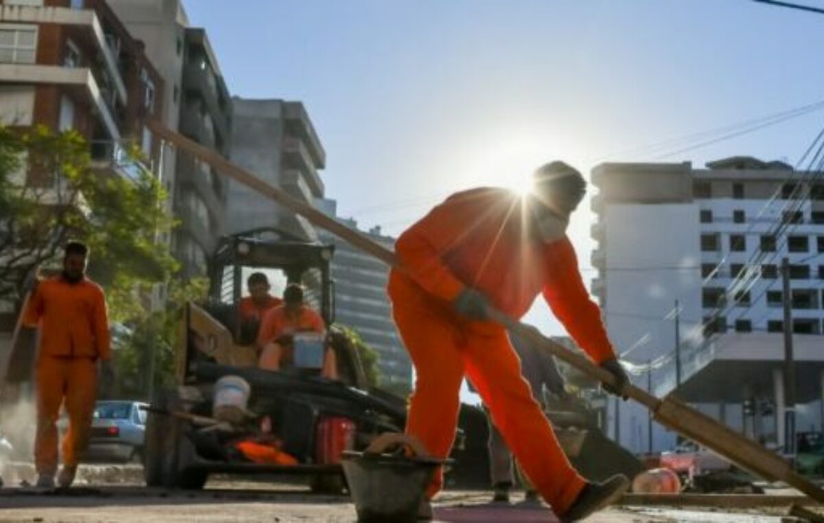 «No tenemos plata; que los intendentes busquen la forma de financiarla», dijo Milei sobre la obra pública