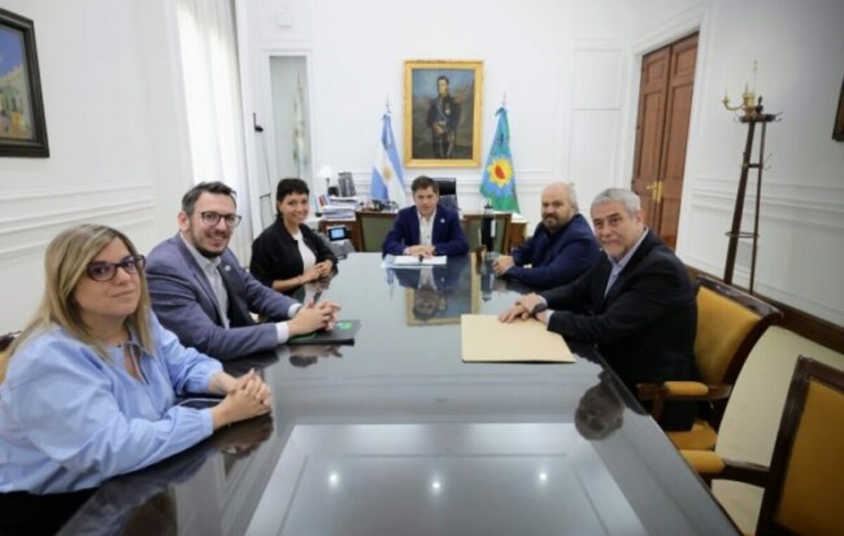 Kicillof firmó convenios con municipios de Quilmes, Ezeiza y Avellaneda para bienes de capital