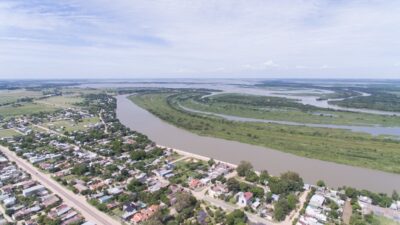 La crecida del río en Cayastá erosiona las barrancas y «50 casas están en riesgo»