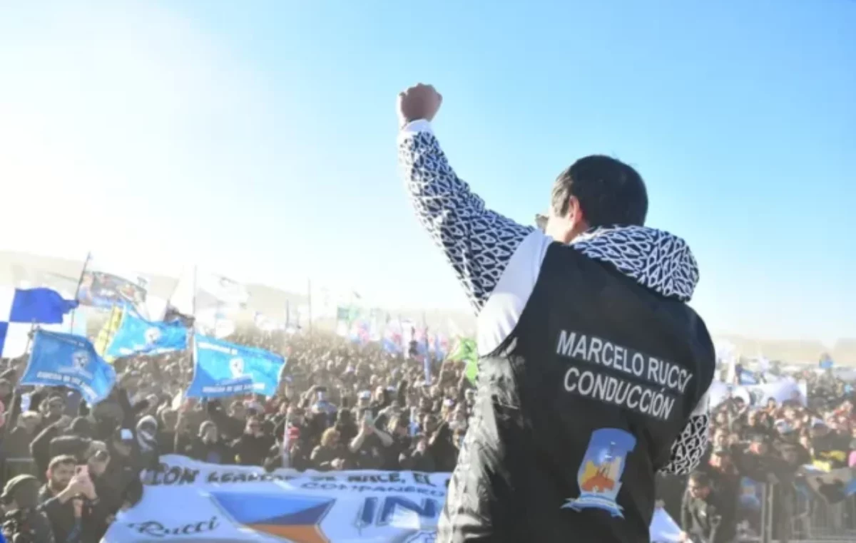 Petroleros neuquinos le declaran la guerra al gobernador de Mendoza