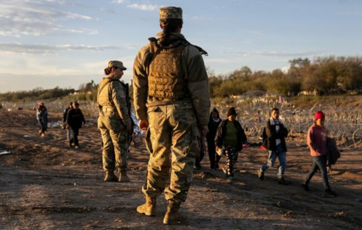 Texas desafía a Biden: aprobó una ley que permite detener migrantes irregulares
