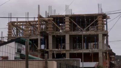 Fuerte crisis en Bariloche en el sector de la construcción por la falta de trabajo