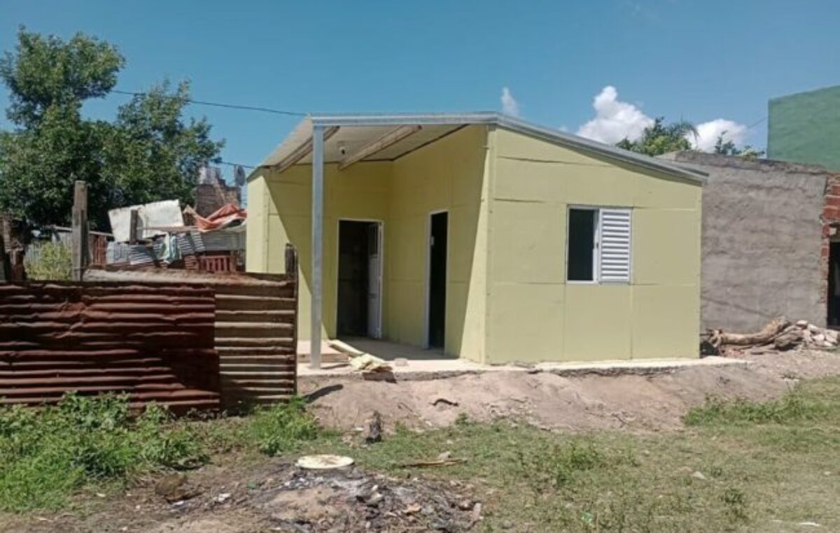Santa Fe: 50 familias de barrio El Arenal dejaron sus ranchos para tener una casa de material