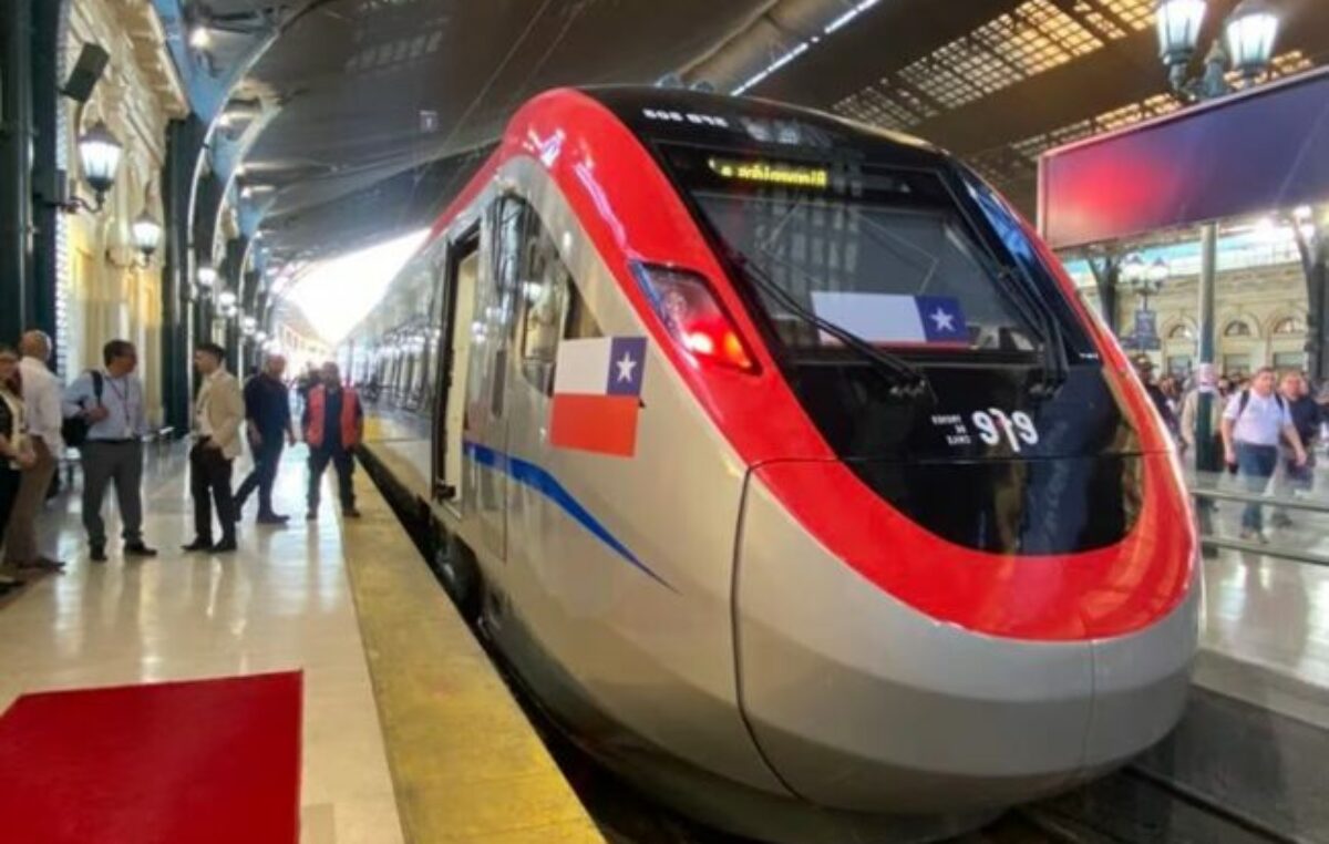 Viaja a 160 km: Chile inauguró el tren más rápido de Sudamérica