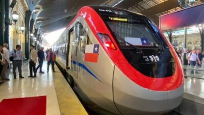 Viaja a 160 km: Chile inauguró el tren más rápido de Sudamérica