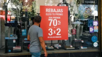 Ley ómnibus, inflación y verano: el combo que le pone trabas a la economía