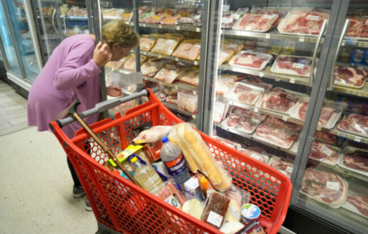 Argentina amplió la brecha de inflación en alimentos frente a otros países de América Latina