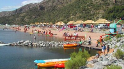 Temporada de verano 2024: finalizó enero con cifras turísticas adversas