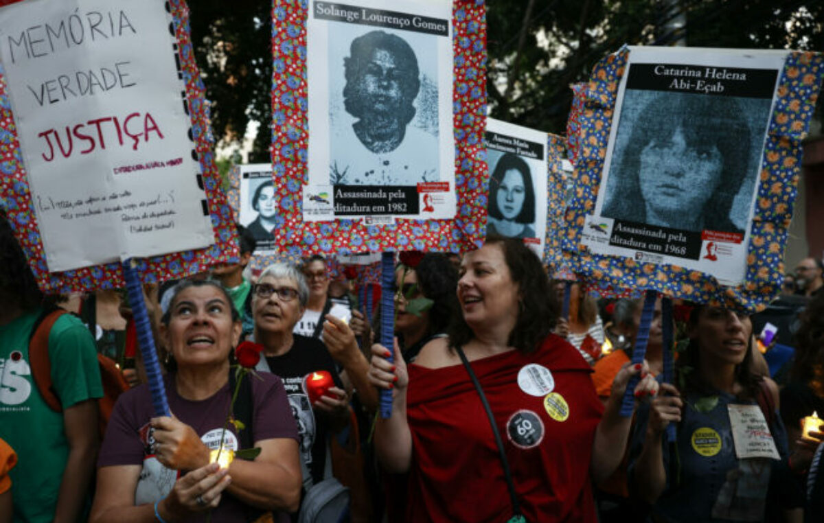 Víctimas de la dictadura brasileña marcharon en el 60 aniversario del golpe