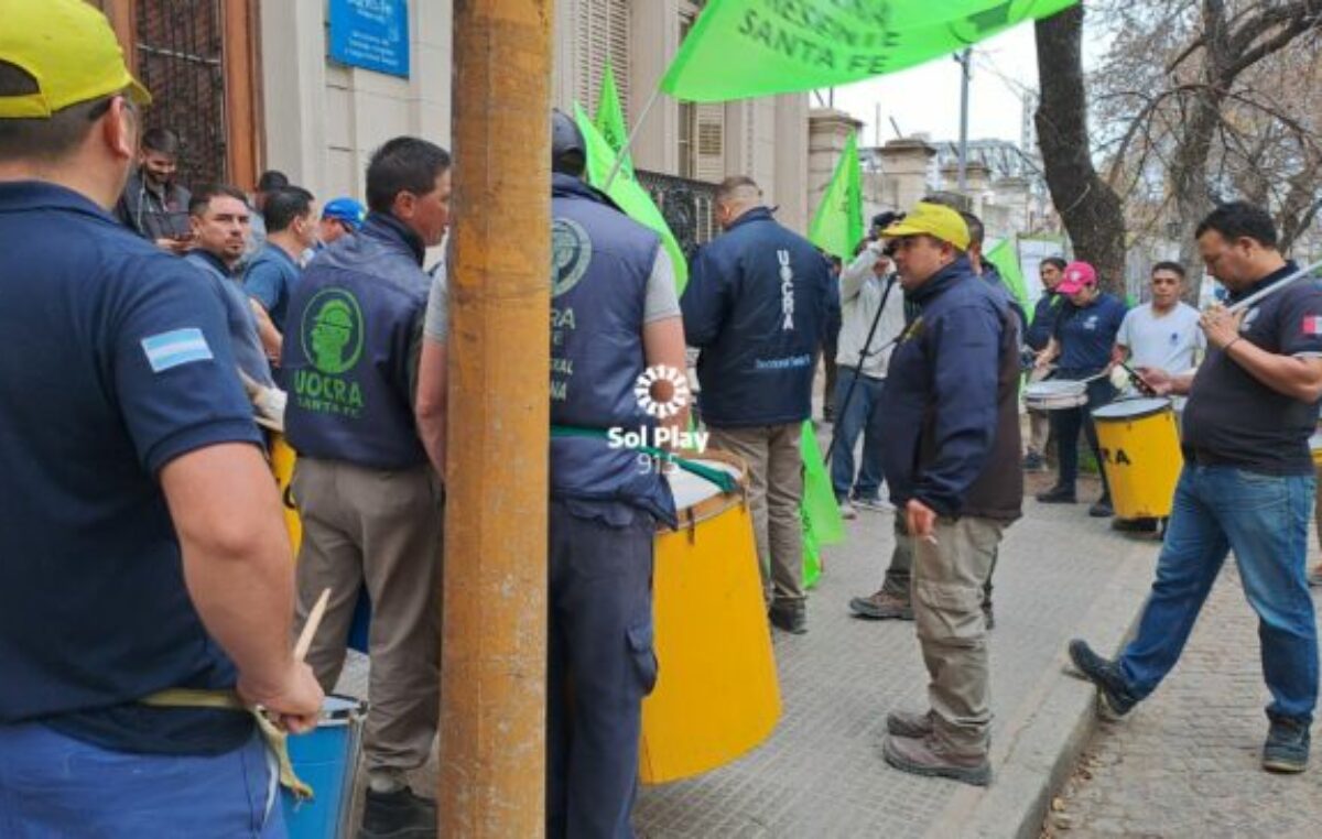 La crisis golpea al mercado de trabajo y ya hay 10 mil suspendidos en Santa Fe