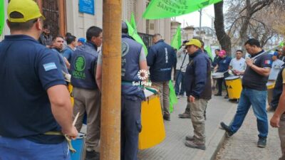 La crisis golpea al mercado de trabajo y ya hay 10 mil suspendidos en Santa Fe