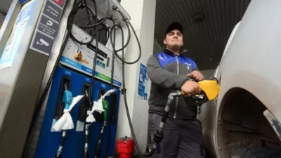 En 10 días se aplicará en Neuquén la tasa a los combustibles: los expendedores resisten