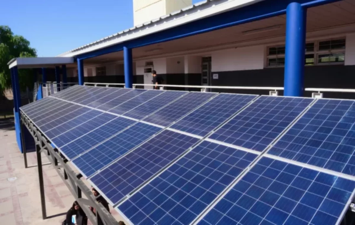 Una escuela de Godoy Cruz es la primera en tener patio solar y autoabastecerse de electricidad