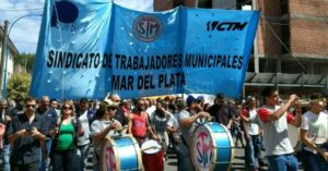 Se profundiza el conflicto con los municipales de Mar del Plata: declaran el estado de alerta y movilización en toda la provincia