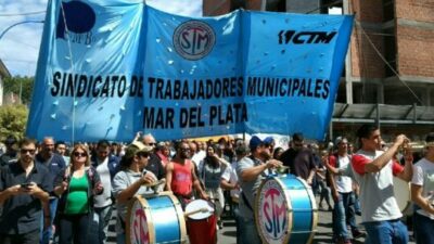 Se profundiza el conflicto con los municipales de Mar del Plata: declaran el estado de alerta y movilización en toda la provincia