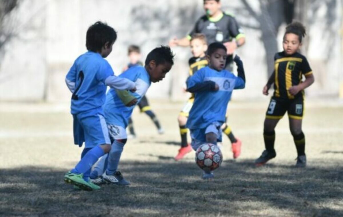 «Rosario es Fútbol»: el proyecto del municipio ya alcanzó a más de 12.000 niños y niñas