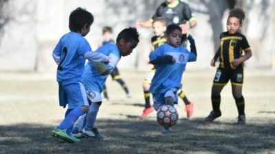 «Rosario es Fútbol»: el proyecto del municipio ya alcanzó a más de 12.000 niños y niñas