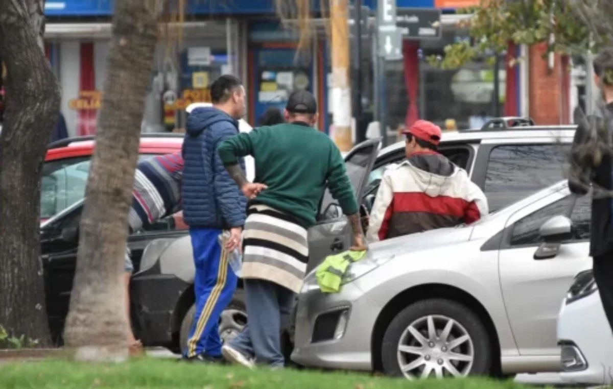 Santa Fe: el municipio pide derogar la norma de los cuidacoches, y define el estacionamiento social