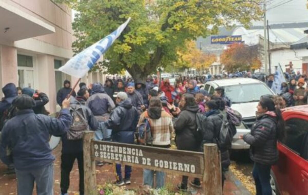 El conflicto entre el municipio de Esquel y el SOEME llega a la justicia