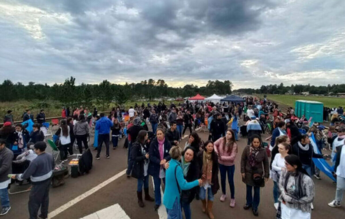 Misiones: los docentes profundizan los cortes en el interior de la provincia