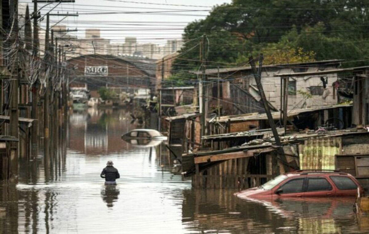 Brasil: lluvia, más lluvia, pura destrucción