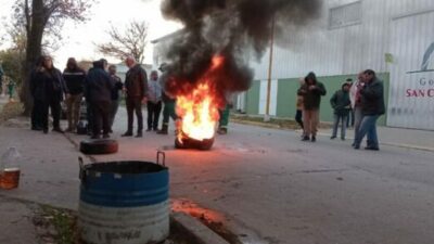 Trabajadores de San Carlos Centro Movilizados y con Asambleas Permanentes