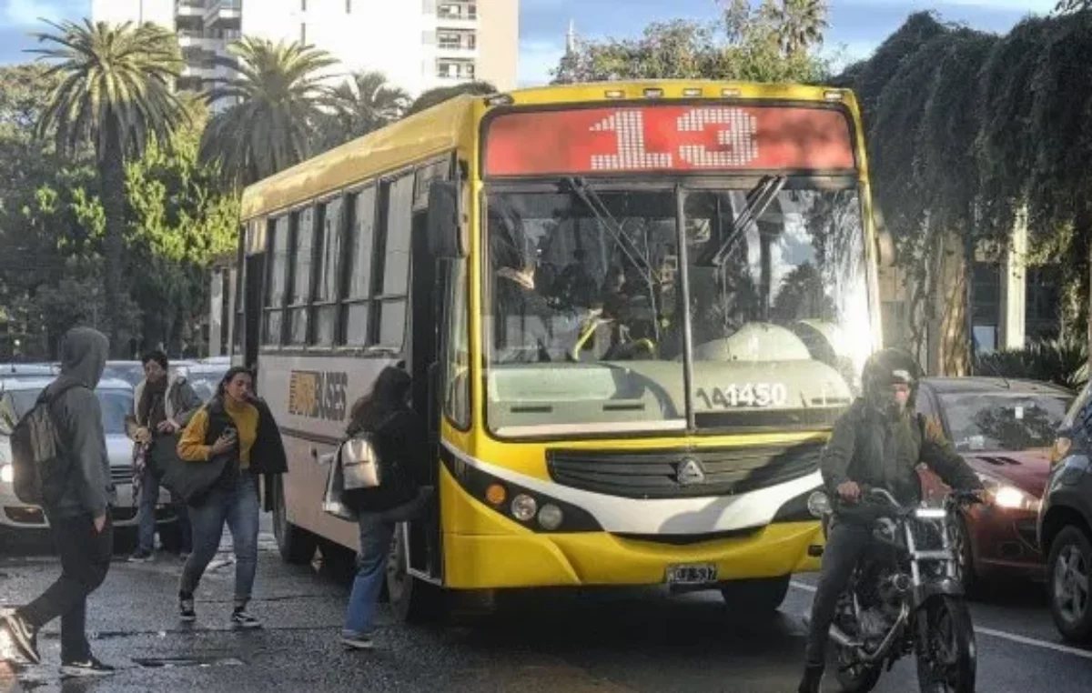 Transporte urbano de Santa Fe en crisis: cuánto aporta el municipio respecto a otras ciudades del interior