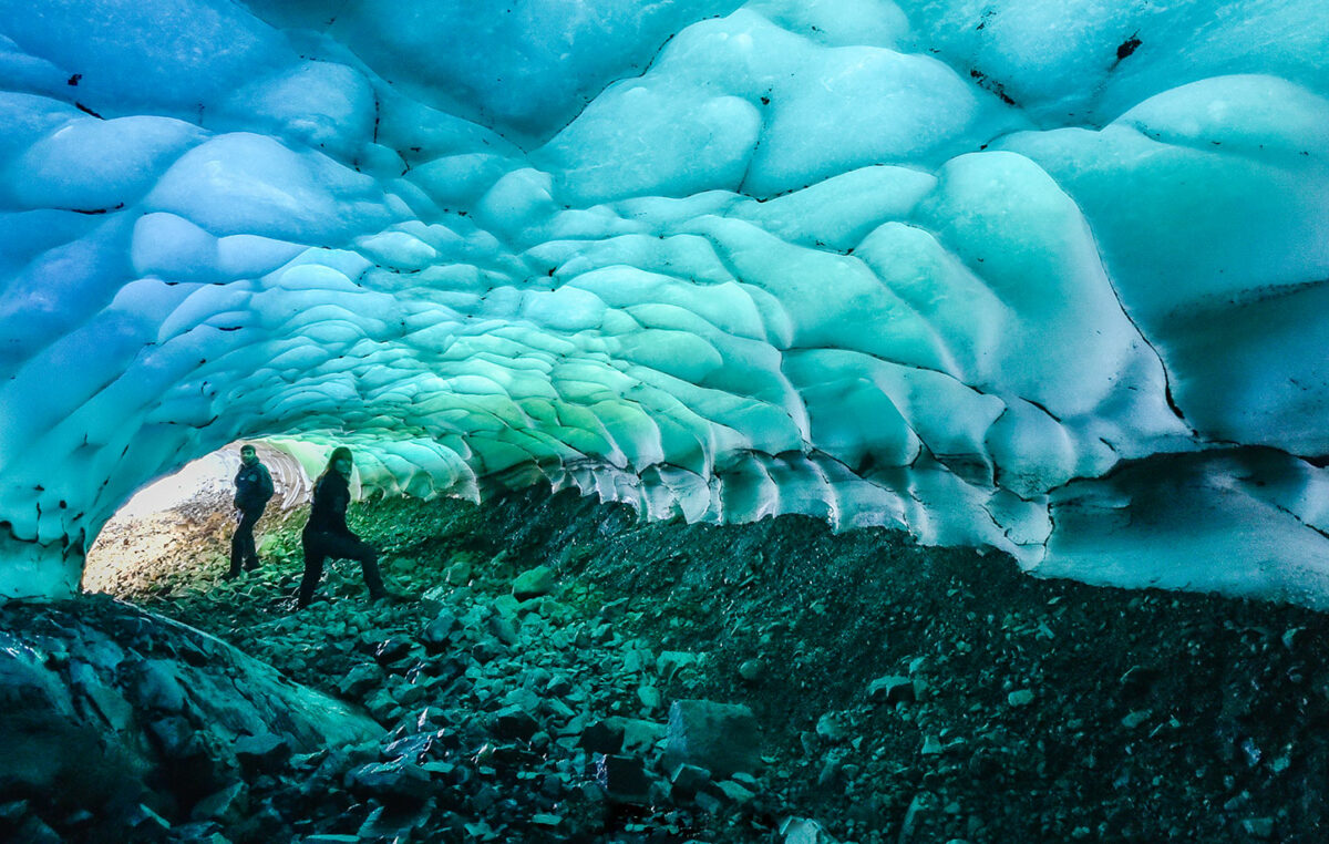 Conocé los túneles de hielo de Esquel, un espectáculo que dura sólo unos días