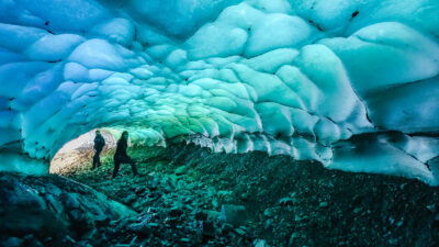 Conocé los túneles de hielo de Esquel, un espectáculo que dura sólo unos días