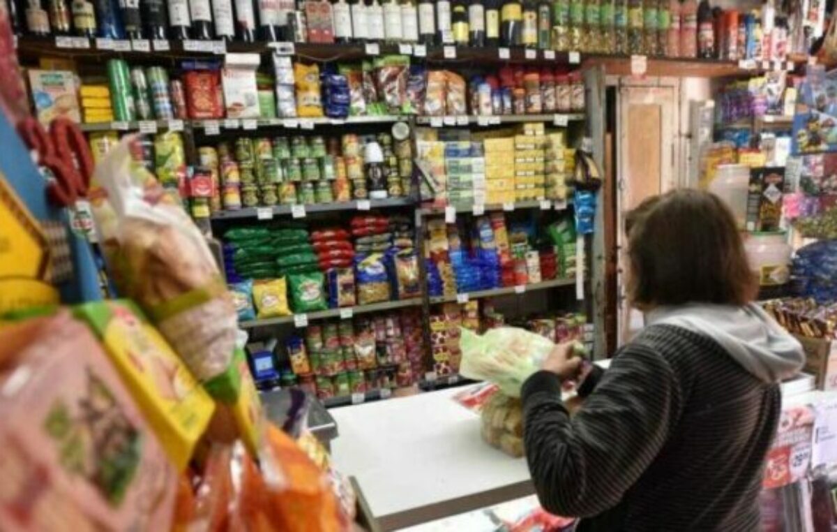 Los almaceneros de Rosario advirtieron una caída del consumo en la última semana del mes