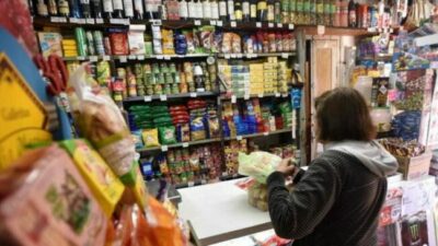 Los almaceneros de Rosario advirtieron una caída del consumo en la última semana del mes