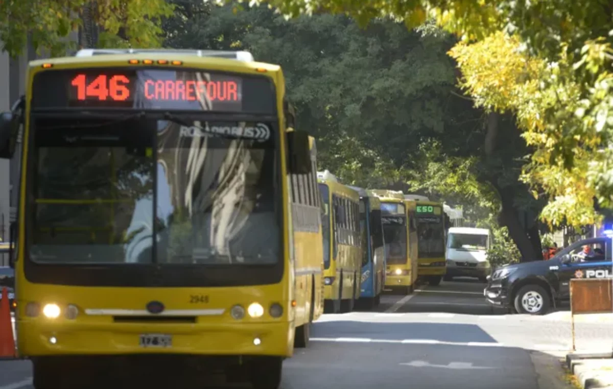 El sistema de colectivos suma otro problema: Rosario Bus inició un procedimiento preventivo de crisis