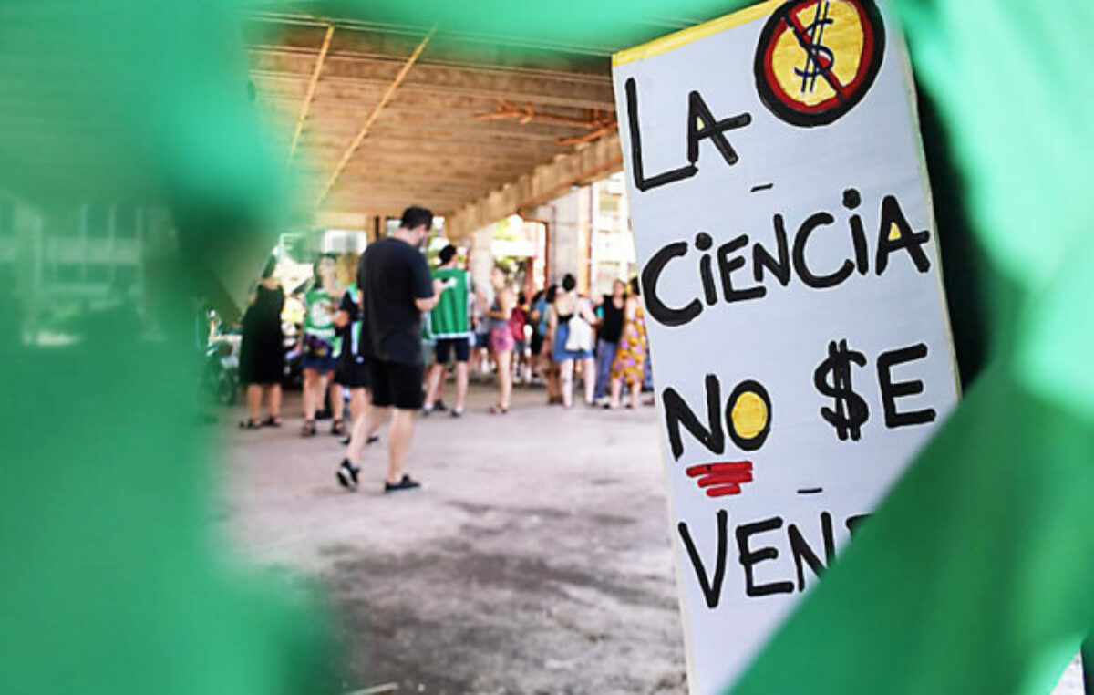 Inteligencia colectiva: organizan en Rosario festival en defensa de la ciencia y la tecnología