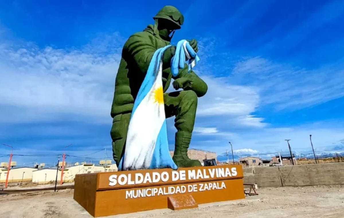 Zapala inaugura el monumento al Soldado de Malvinas más grande del país