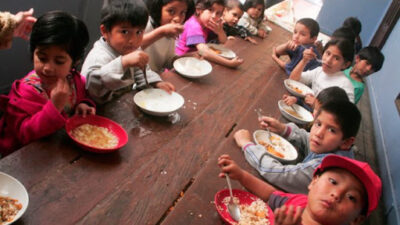 «A las escuelas de Trelew van chicos sin comer, la gente tiene hambre»