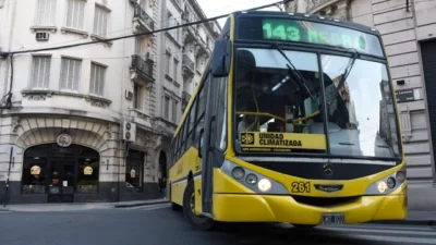 Para sostener el servicio de colectivos en Rosario, «el boleto debería costar 1.200 pesos»