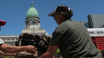 «No hay ninguna perspectiva de generar empleo ni registrar al trabajo de la economía informal» 