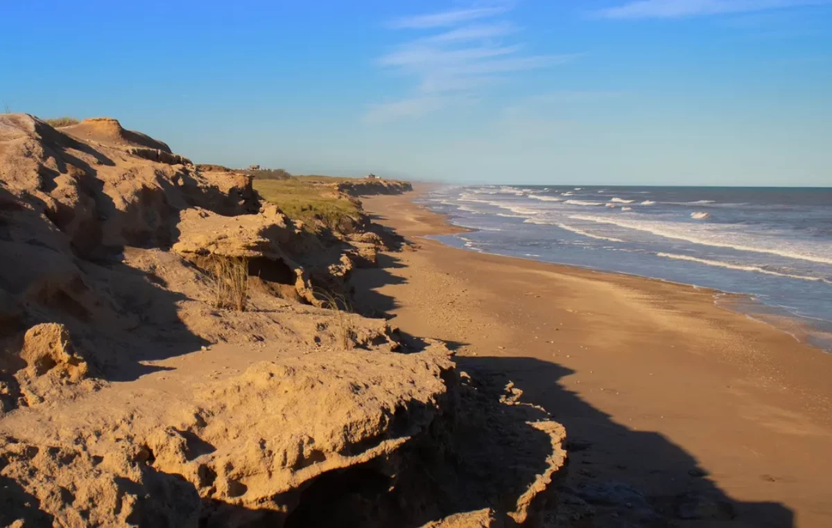 El pueblo de Argentina con playas vírgenes que tiene 4 habitantes, no posee señal de celular y es de interés científico