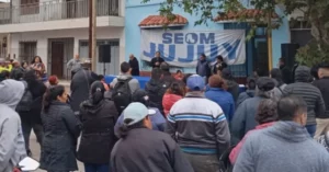 Jujuy: Desde el SEOM exigen la restitución de 100 trabajadores despedidos